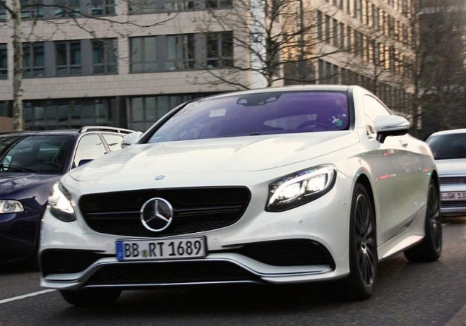 Mercedes S 63 AMG Coupe se ukázal v běžném provozu, Cabrio na nové ilustraci