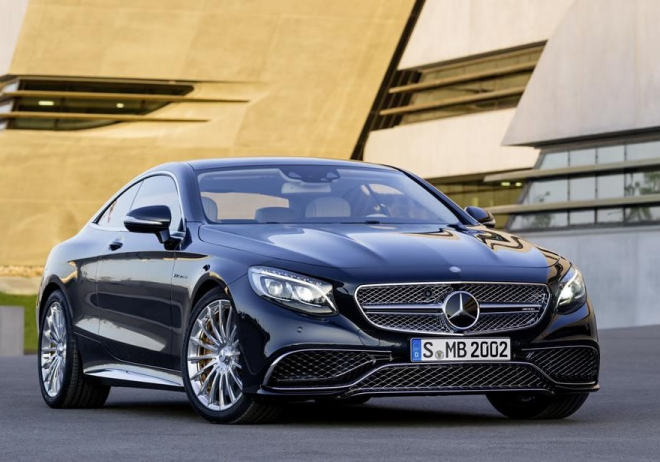 Mercedes S 65 AMG Coupe je venku, s 12 válci dá stovku za 4,1 s