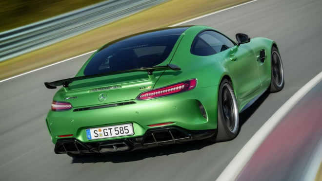 Mercedes-AMG GT R oficiálně odhalen, má aktivní aerodynamiku, zatáčí i zadními