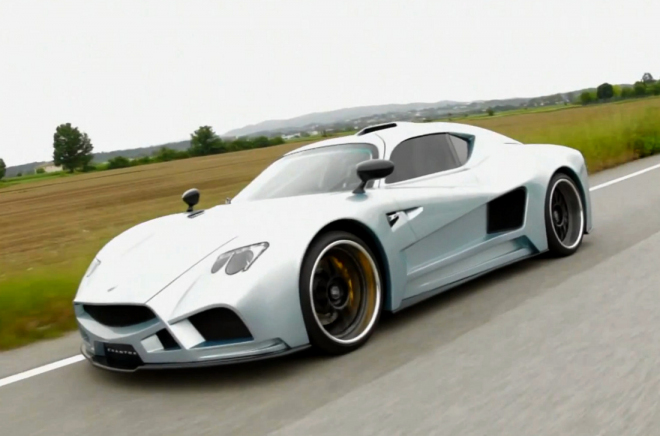 Mazzanti Evantra: Ital se 700koňovým srdcem se poprvé předvádí v akci (video)