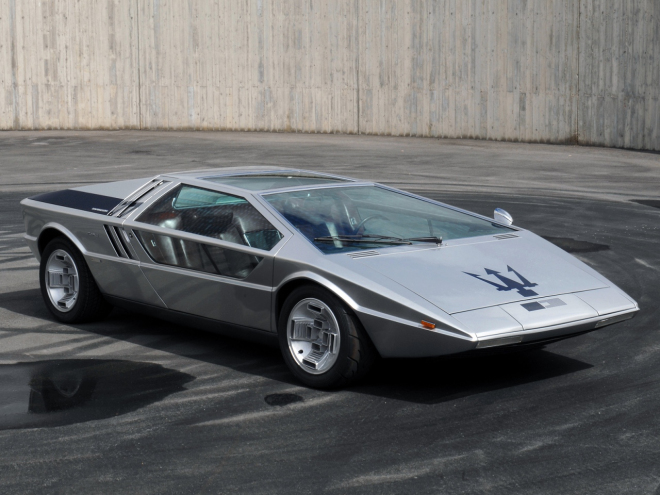 Maserati Boomerang bylo jak z jiného světa, už jen ten volant