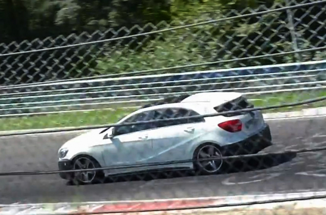 Mercedes A45 AMG přistižen v akci na Nordschleife (video)