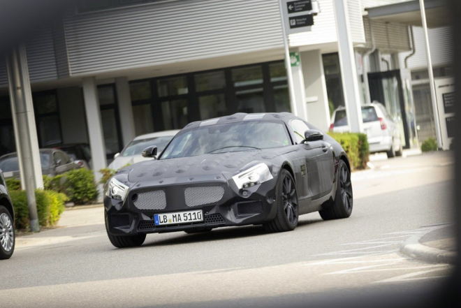 Mercedes SLC nenahradí SLS AMG, dorazí současně s jeho faceliftem