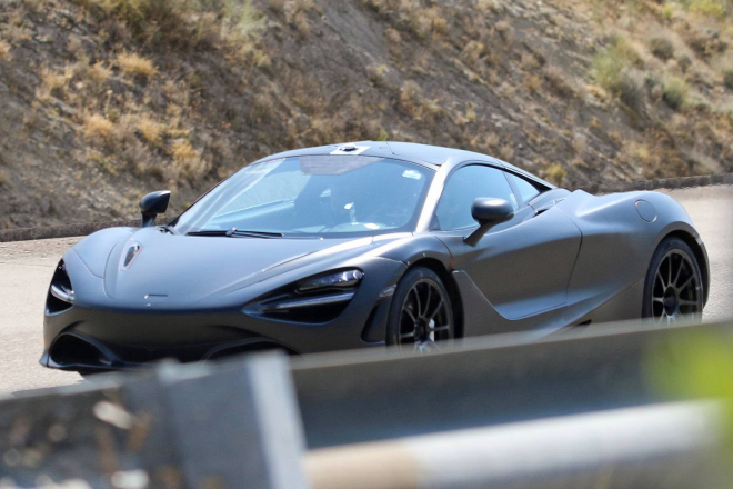 Nástupce McLarenu 650S nafocen při testech, agresivita z něj přímo čiší