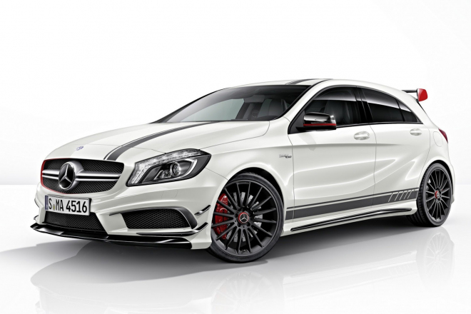 Mercedes A 45 AMG Edition 1 obdaří malé AMG rychlými pruhy či rudým křídlem