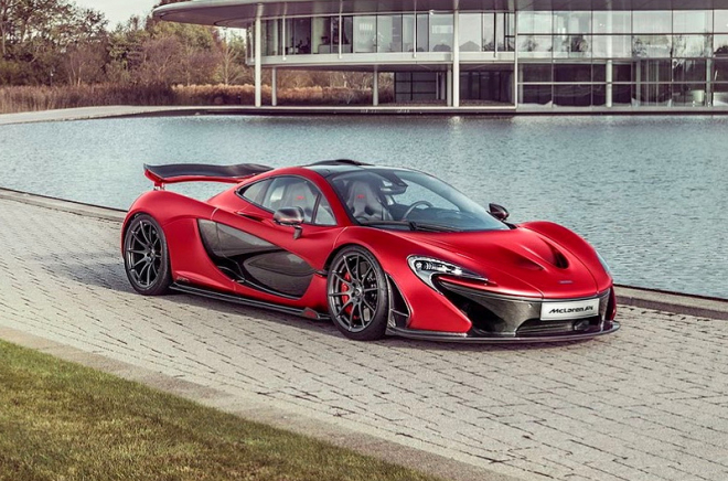 McLaren P1 Satin Volcano Red může být klidně nové auto Mr. Beana (foto)