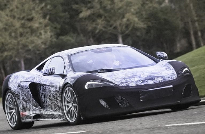 McLaren 675 LT: ostrá verze modelu 650S odhalena v maskáčích, má dlouhý ocas