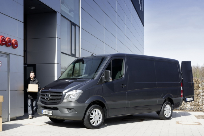 Mercedes Sprinter 2014 je venku, jde o první dodávku světa plnící normu Euro VI