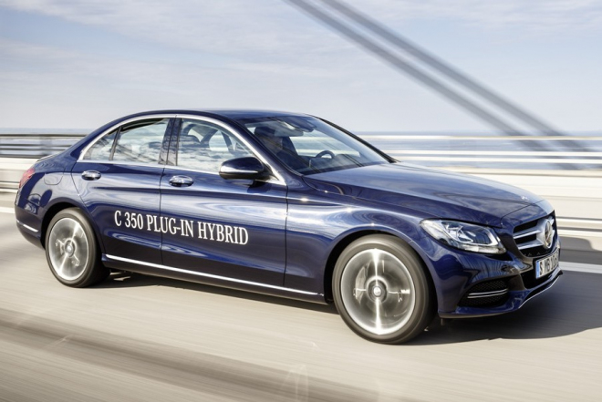 Mercedes C 350 Plug-In Hybrid: 279 koní pro zrychlení a nereálná spotřeba