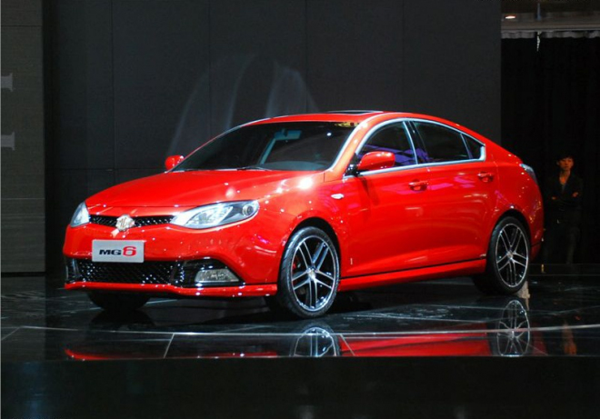 MG6: Roewe 550 v britském balení odhaleno v Šanghaji