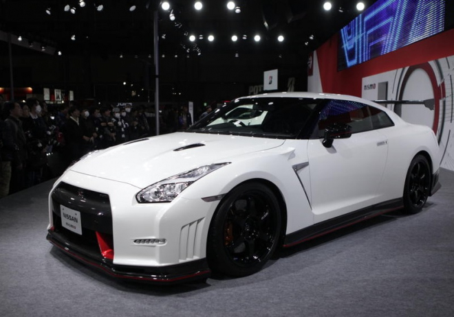 Nissan GT-R Nismo N-Attack odhalen v sérii, nakonec dostal dvě verze