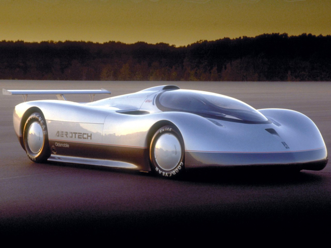 Oldsmobile Aerotech: zapomenutá placka jela 470 km/h se čtyřválcem, roku 1987