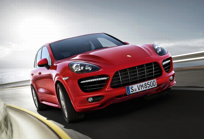 Porsche Cayenne GTS 2012: nové GTS na více fotkách, teď i v červené a zevnitř