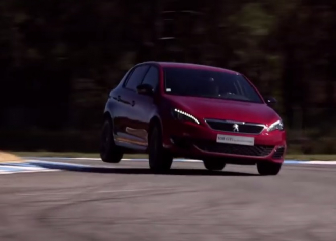 Peugeot 308 GTi je perfektní, říká Peterhansel v „recenzi” stvořené Peugeotem (video)