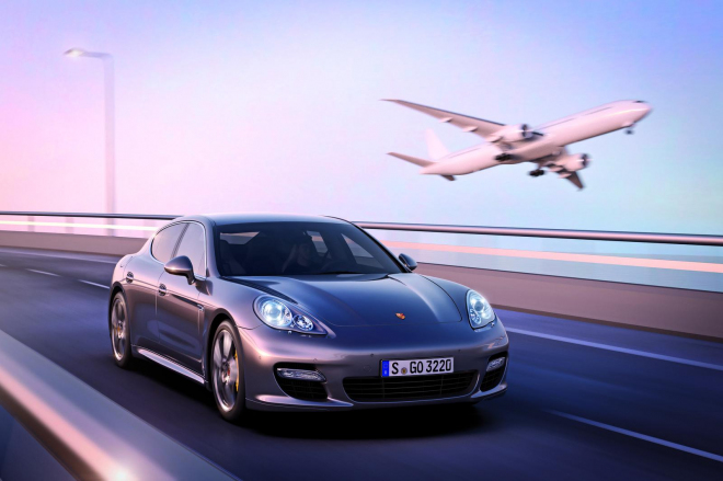 Porsche Panamera Turbo S: nový král dálnic oficiálně