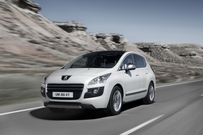 Peugeot 3008 HYbrid4: první dieselový hybrid