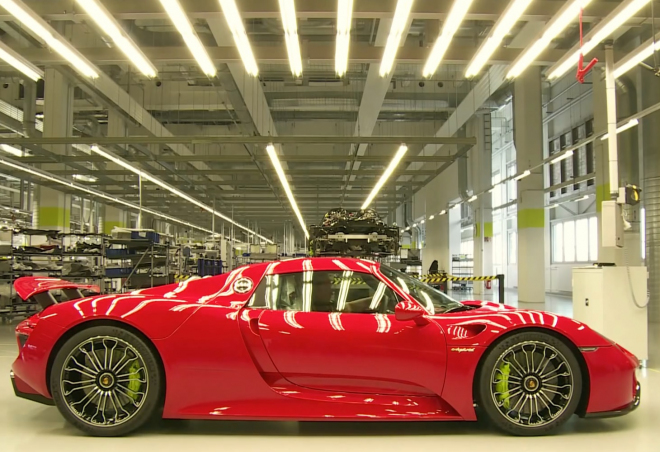 Porsche 918 Spyder: podívejte se, jak se vyrábí král Nürburgringu (video)