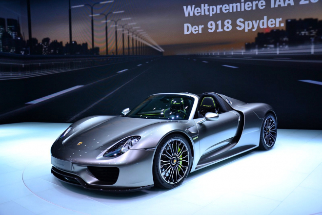 Porsche 918 Spyder v sérii: pomalejší než LaFerrari, 200 km/h dá „až“ za 7,7 s