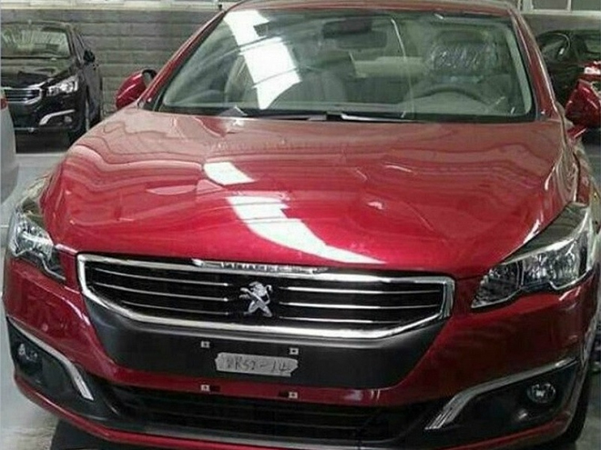 Peugeot 508 2015: facelift nafocen bez maskování, vzhlédl se v nové 308