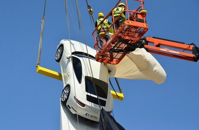 Porsche 911 2016: facelift plně odhalen před firemním muzeem, nechtěně