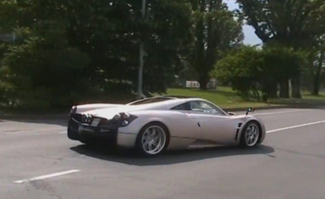 Pagani Huayra poprvé natočeno v akci (video)