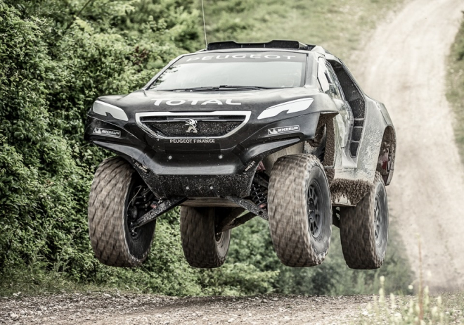 Peugeot 2008 DKR má 340 dieselových koní, pošle je jen na jednu osu