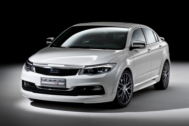 Qoros 3 dostal tovární tuning, na český trh se ani s ním pořád nechystá