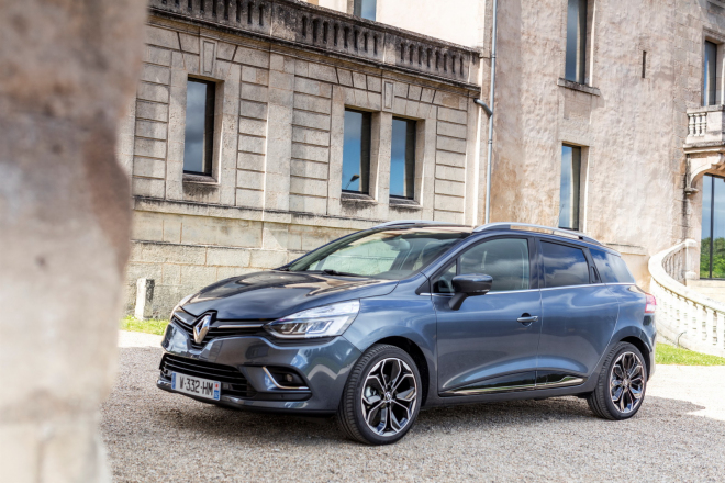 Renault Clio 2017: facelift na pořádné sadě fotek, včetně kombíku a verze GT Line