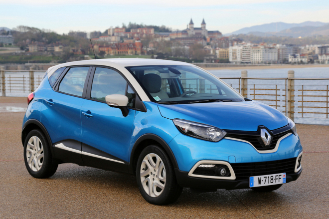 Renault Captur 2013: Clio s šatem SUV na 60 nových sympatických fotkách