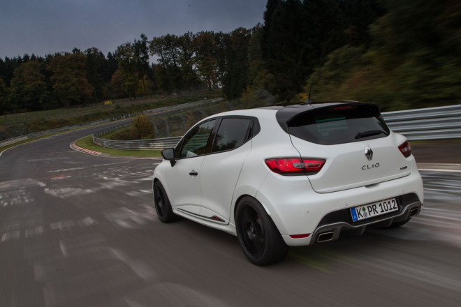 Renault Clio RS 220 Trophy je nejrychlejším mini Ringu, zvládl ho v čase 8:23