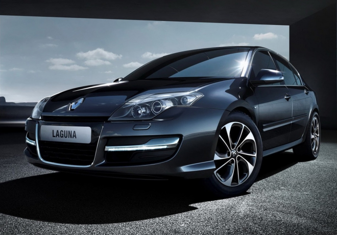 Renault Laguna 2013: poslední facelift přinesl dvouspojkový automat EDC