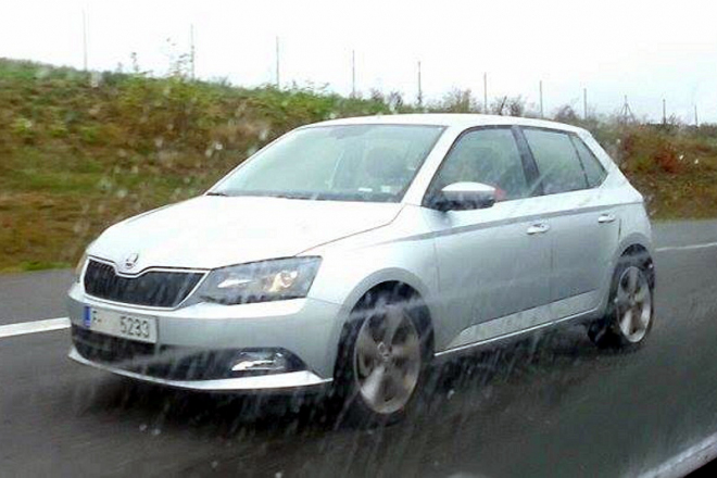 Škoda Fabia III: další fotky i bez kamufláže, interiér, spotřeby