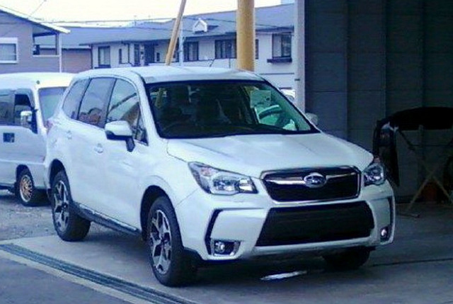 Nové Subaru Forester 2013: další fotky bez maskování, nyní verze XT 2,0 turbo