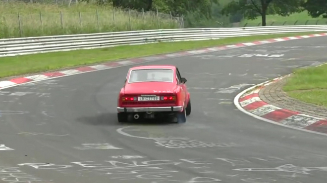 Škoda 110 R beroucí Nordschleife bokem je vážně nevídaný zjev (video)