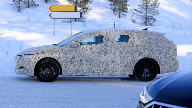 Nová Škoda Octavia Combi poprvé nafocena ve své karoserii, bude vážně jiná