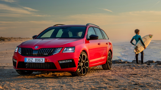 Podívejte se na nových fotkách i naživo na nejrychlejší Škodu Octavia, novou RS 245