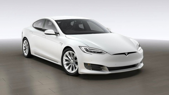 Tesla Model S 2017 plně odhalena. Facelift přinesl unifikující příď, verzi P100D nikoli