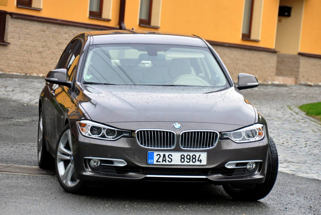 Test BMW 328i F30: charakterně lehké, lehce bezcharakterní