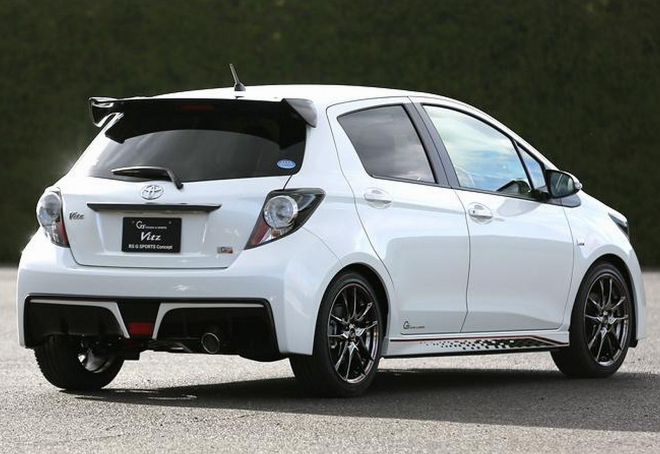 Toyota Vitz RS G Sports: Yaris si hraje na sportovce se 109 koňmi