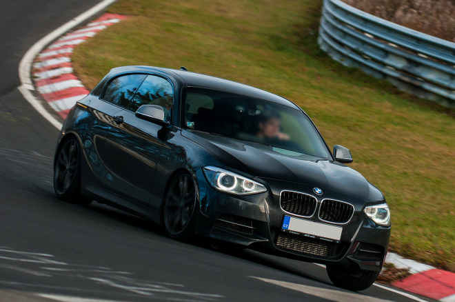 Test BMW M135i na Nordschleife: král Karussellu