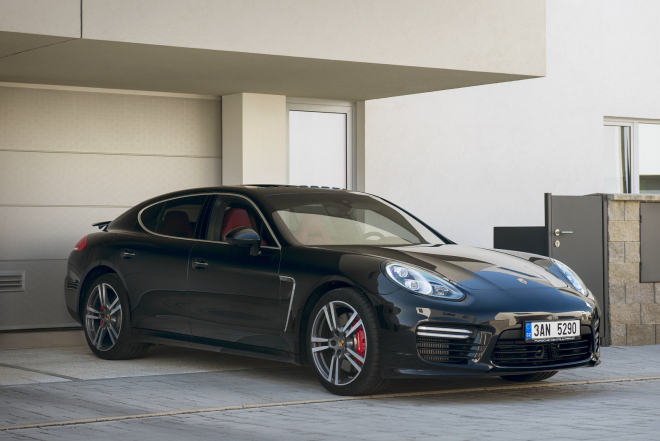 Zkusili jsme Porsche Panamera Turbo 2014, je to superrychlé superturismo