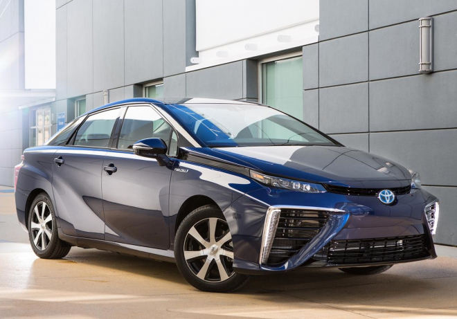 Toyota Mirai detailně, 155 vodíkových koní znamená stovku za 9 sekund