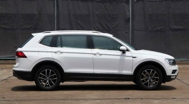 VW Tiguan XL: německý Kodiaq nafocen ze všech stran, jen jako delší auto (doplněno)