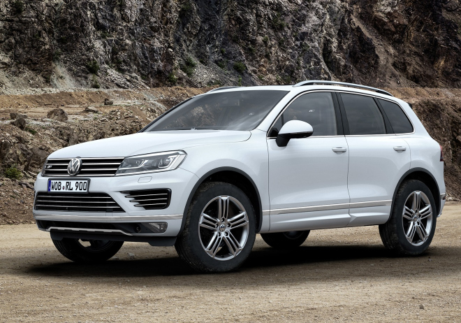 VW Touareg 2015: facelift se ukázal i s paketem R-Line, míří do prodeje