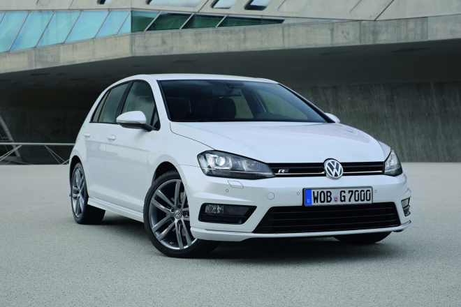 VW Golf VII R-Line 2013 je konečně v prodeji, hned ve třech variantách