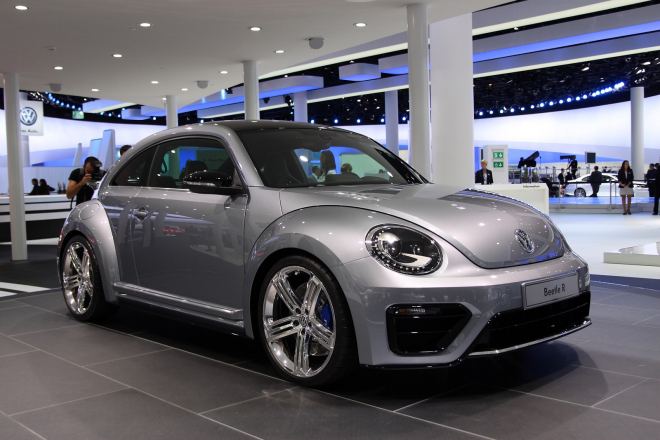 Volkswagen Beetle R: nadopovaný Brouk je skutečností (živé foto, doplněno)