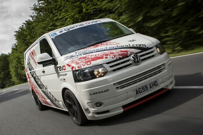 Nejrychlejší dodávkou Nordschleife je VW Transporter T5 v úpravě Revo (video)